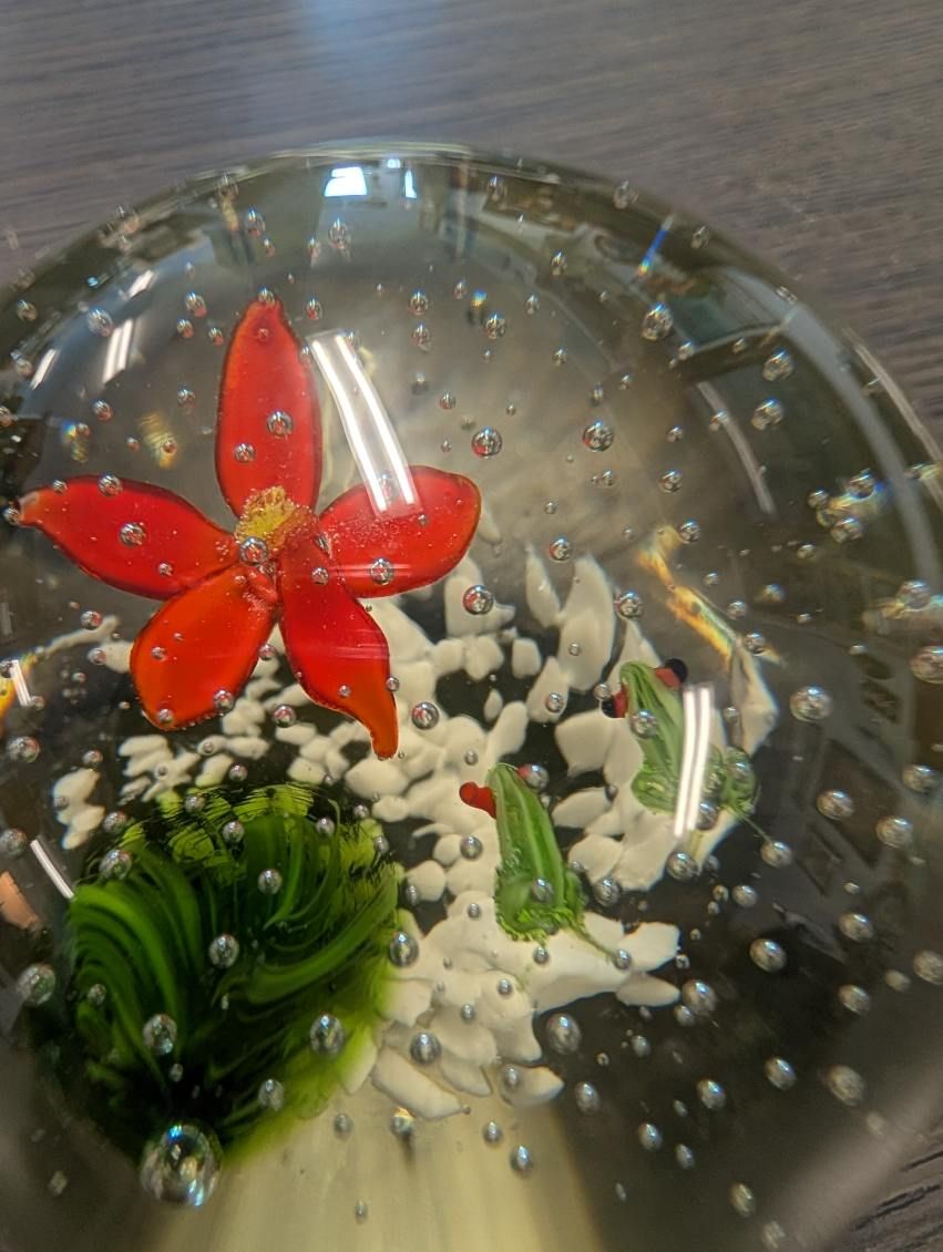 Frog Leaf Paperweight