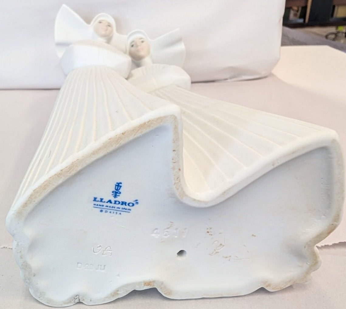 LLardro retired 2 nuns figurine