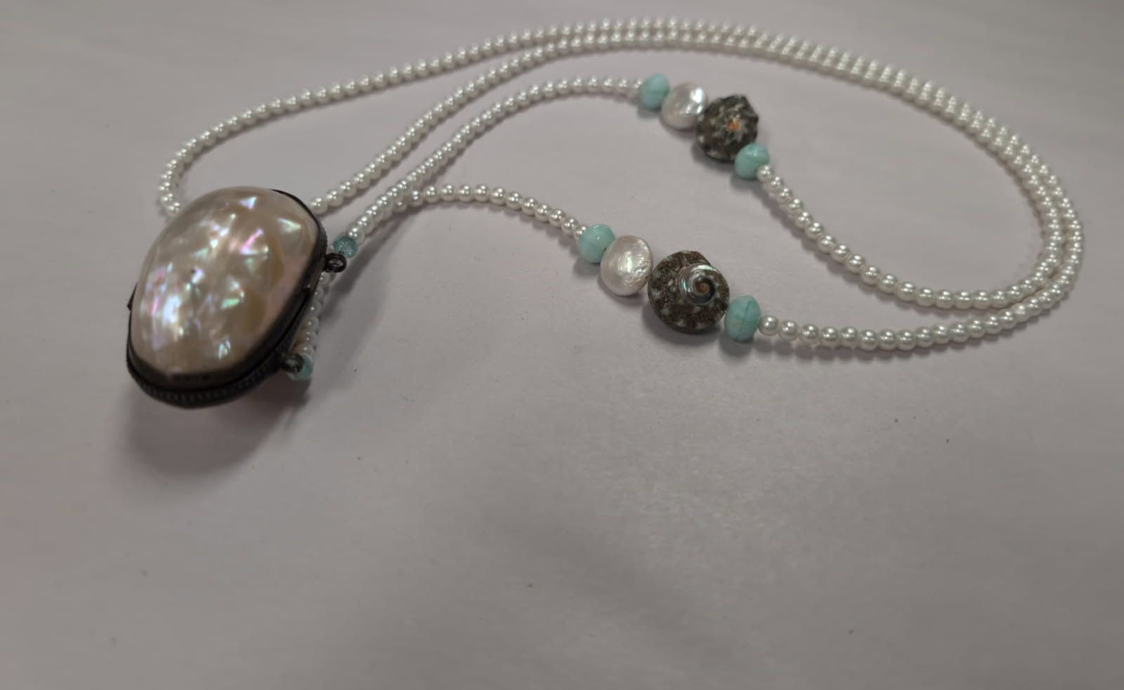 MOP shell box necklace