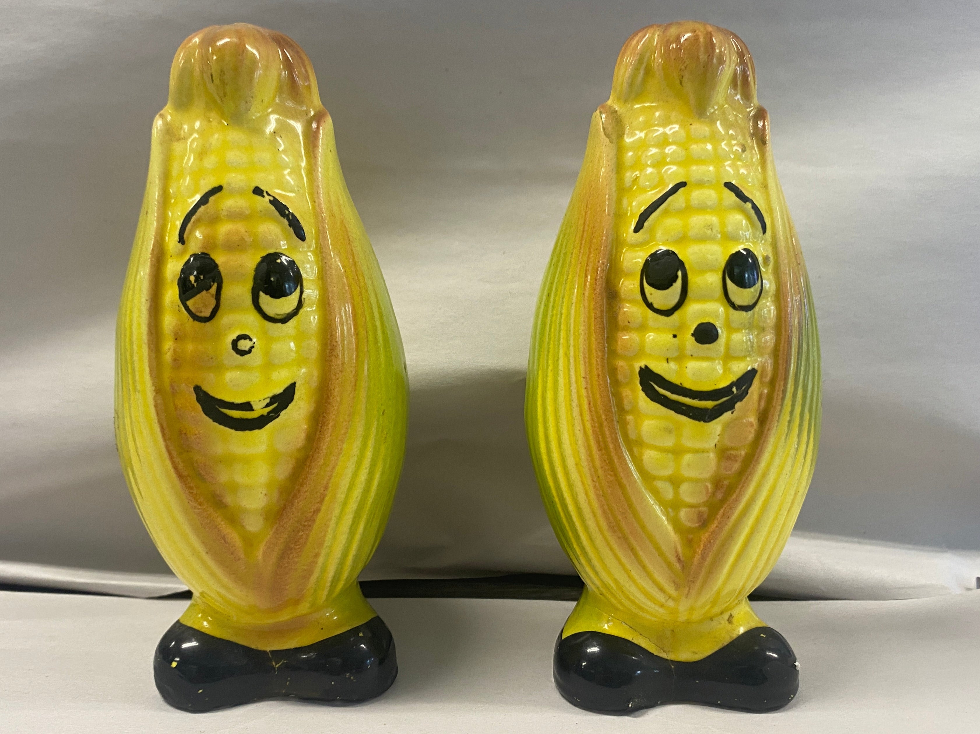 corn, salt and pepper  shakers, anthropomorphic , vintage