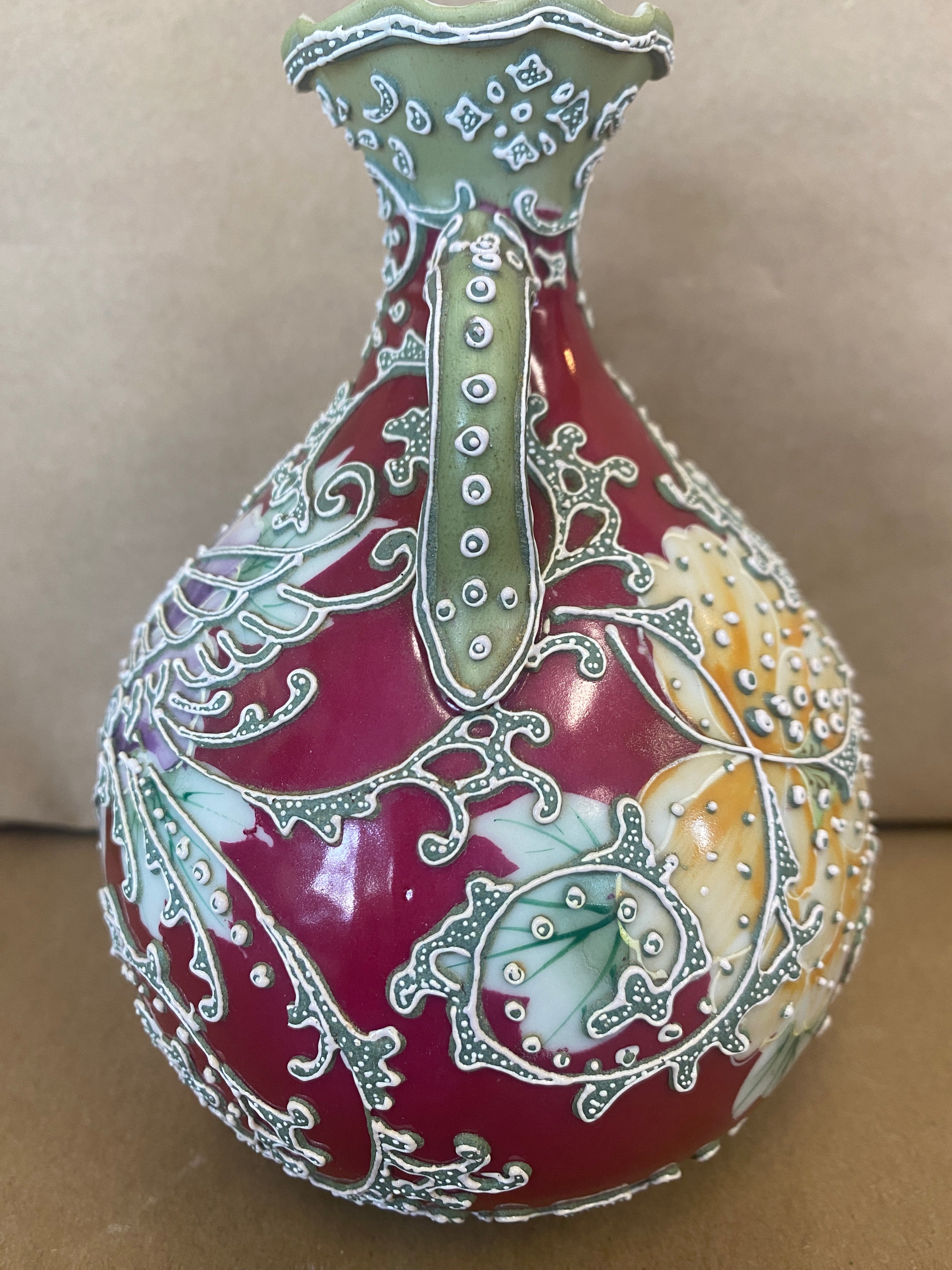 Moriage Vase, Japanese vase, Bird Design, Antique vase