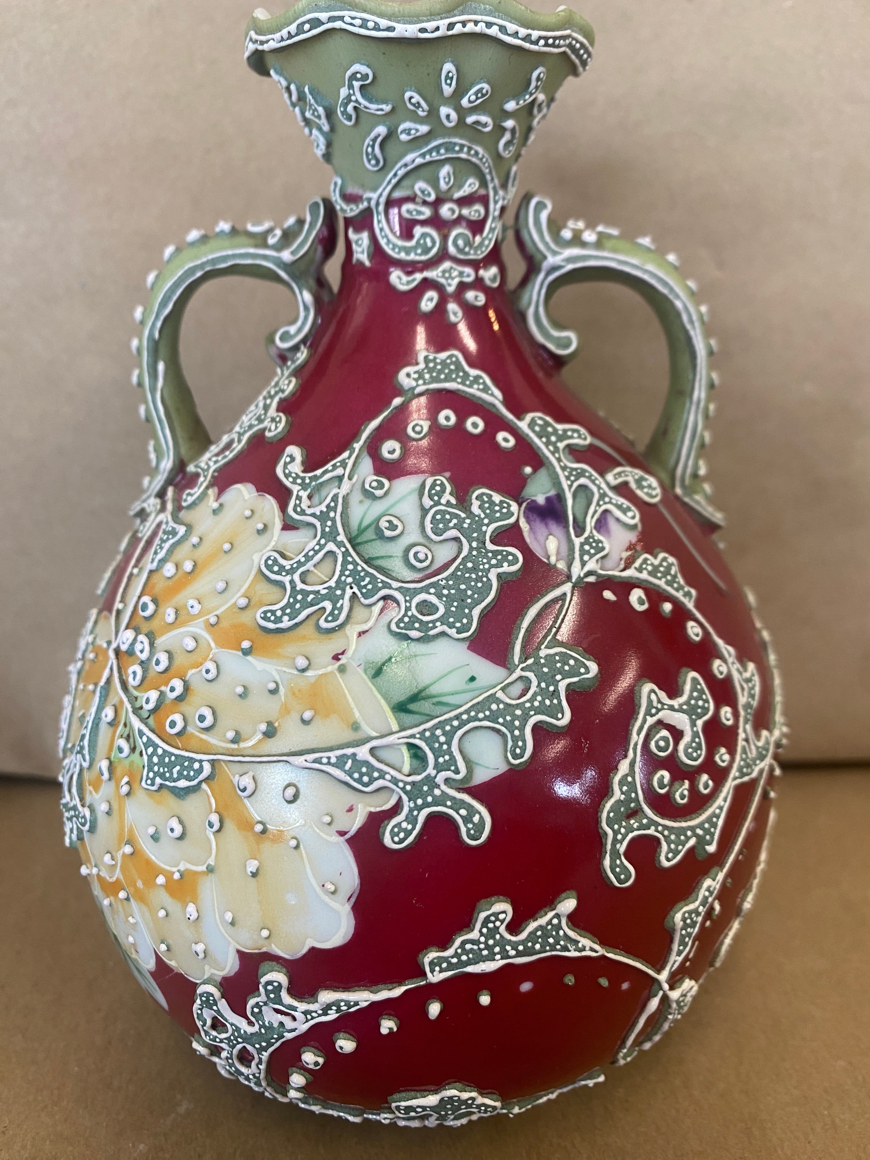 Moriage Vase, Japanese vase, Bird Design, Antique vase