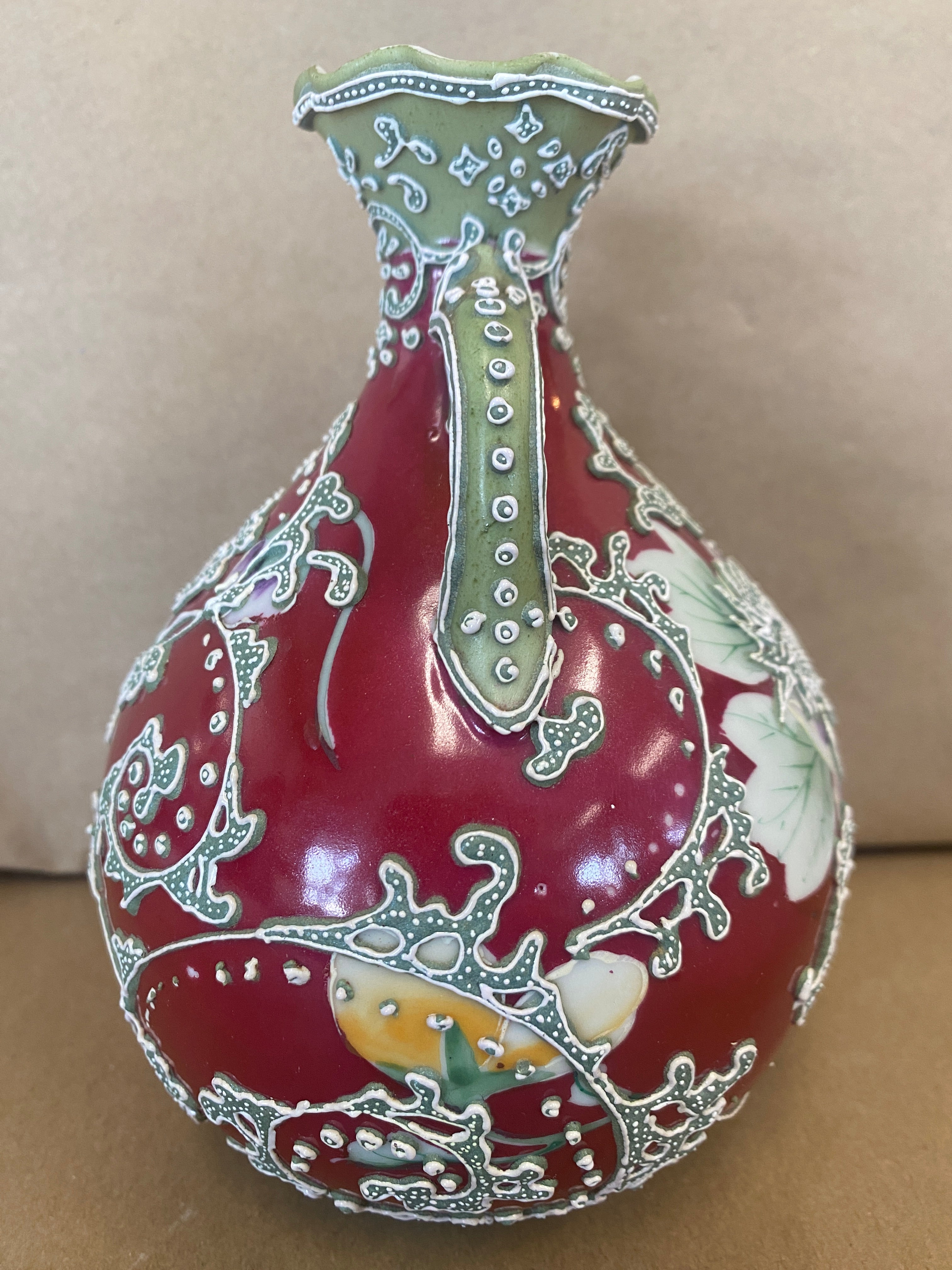 Moriage Vase, Japanese vase, Bird Design, Antique vase