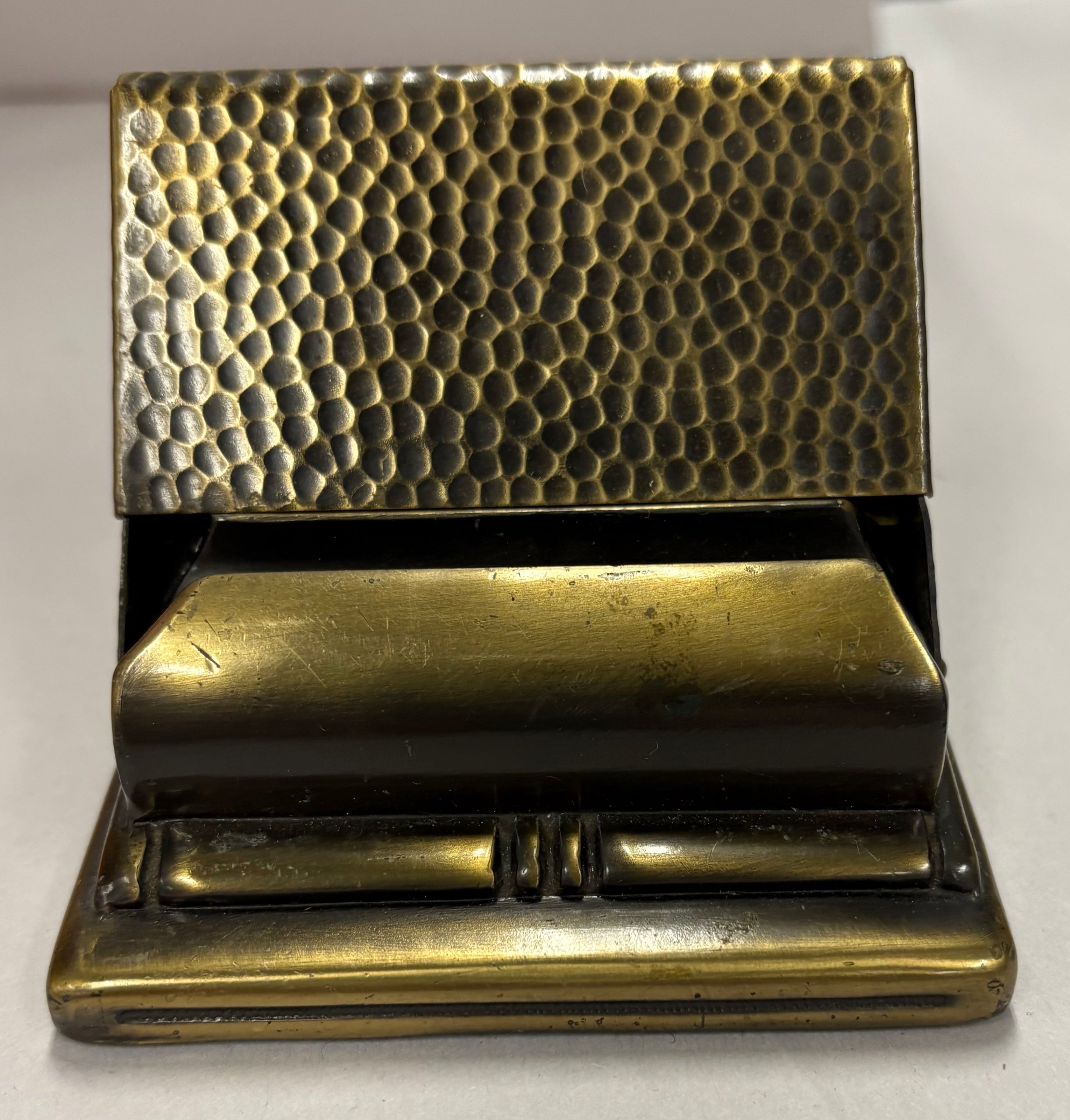 Native American Dartmouth Cigarette dispenser 