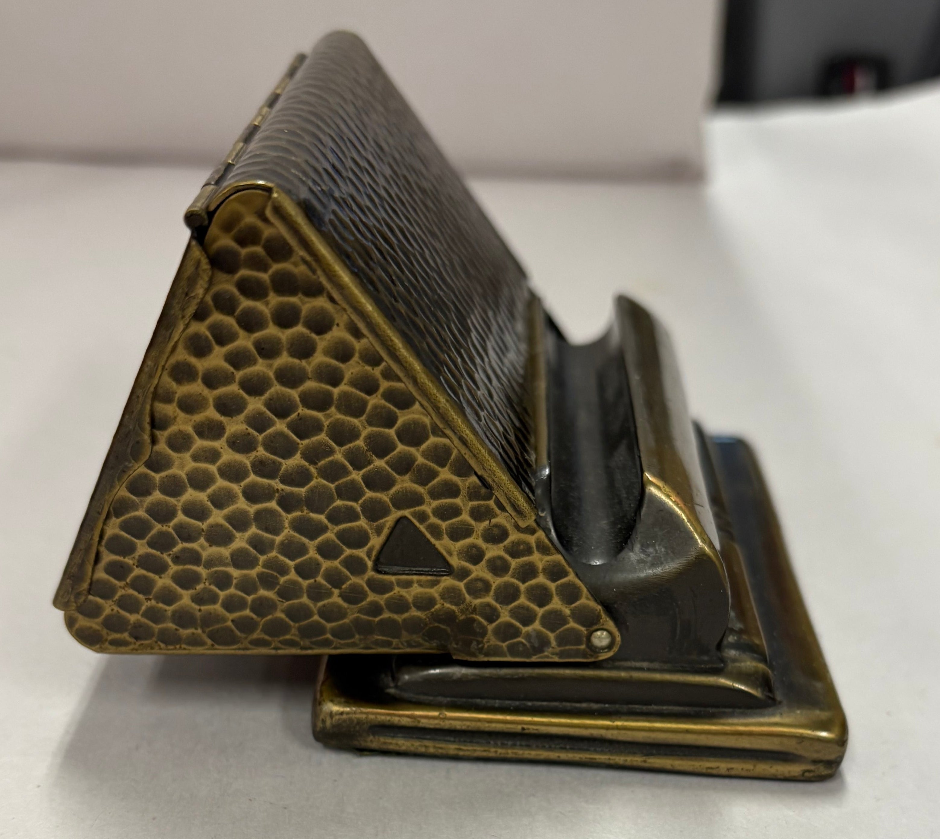 Native American Dartmouth Cigarette dispenser 