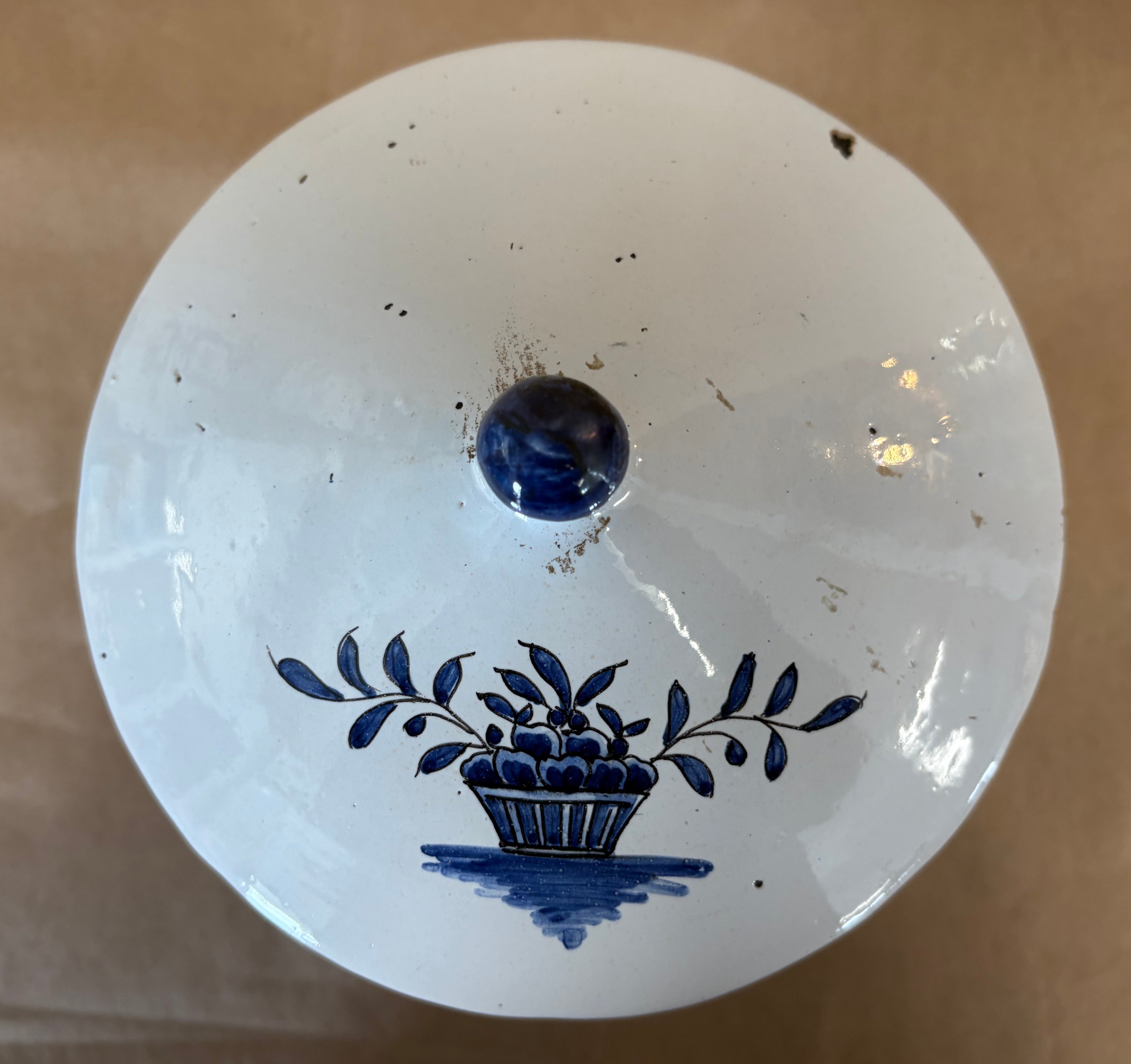Early 19th century Italian Faience apothecary jar