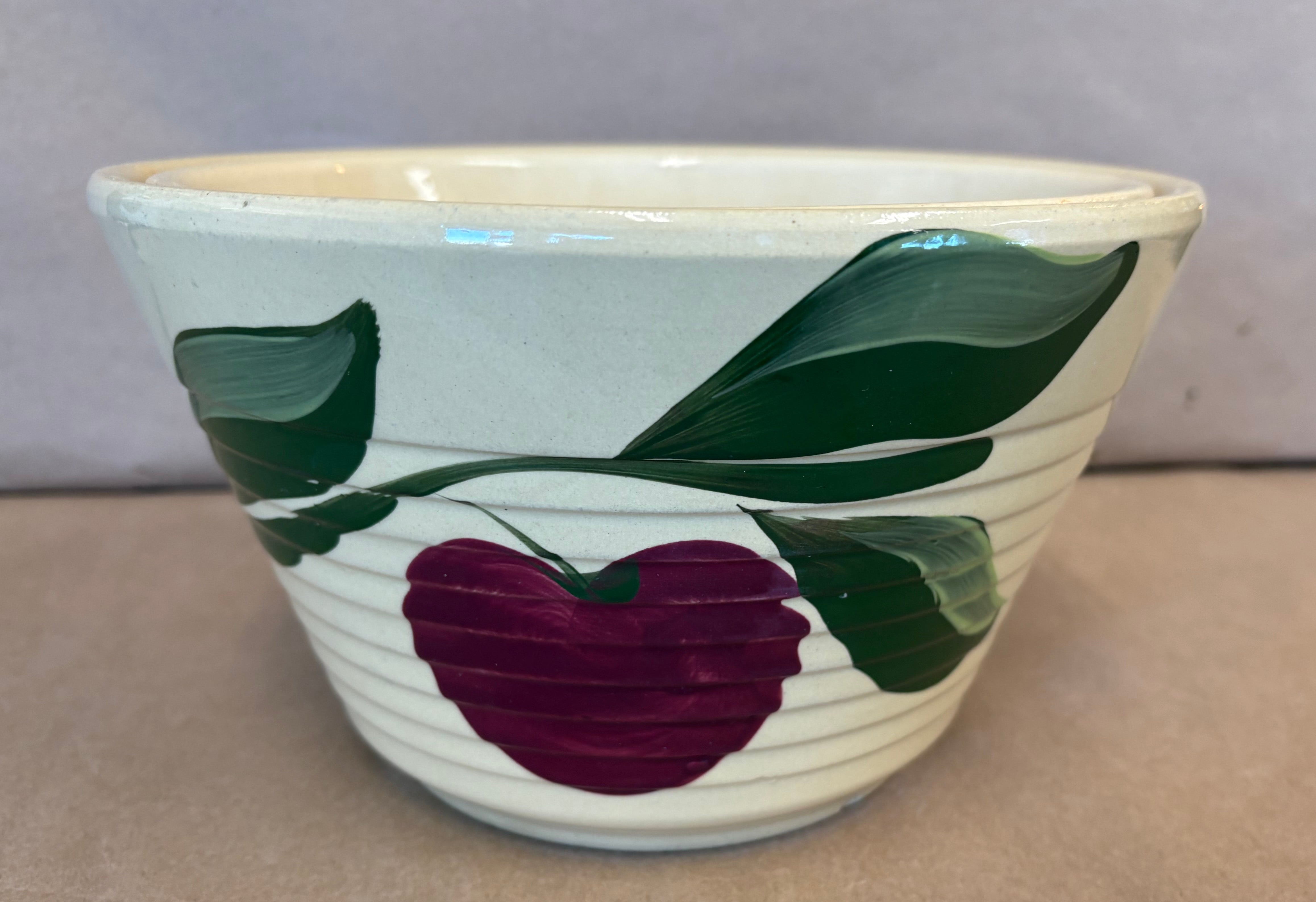 Set of three Watt Ware rippled apple nesting bowls