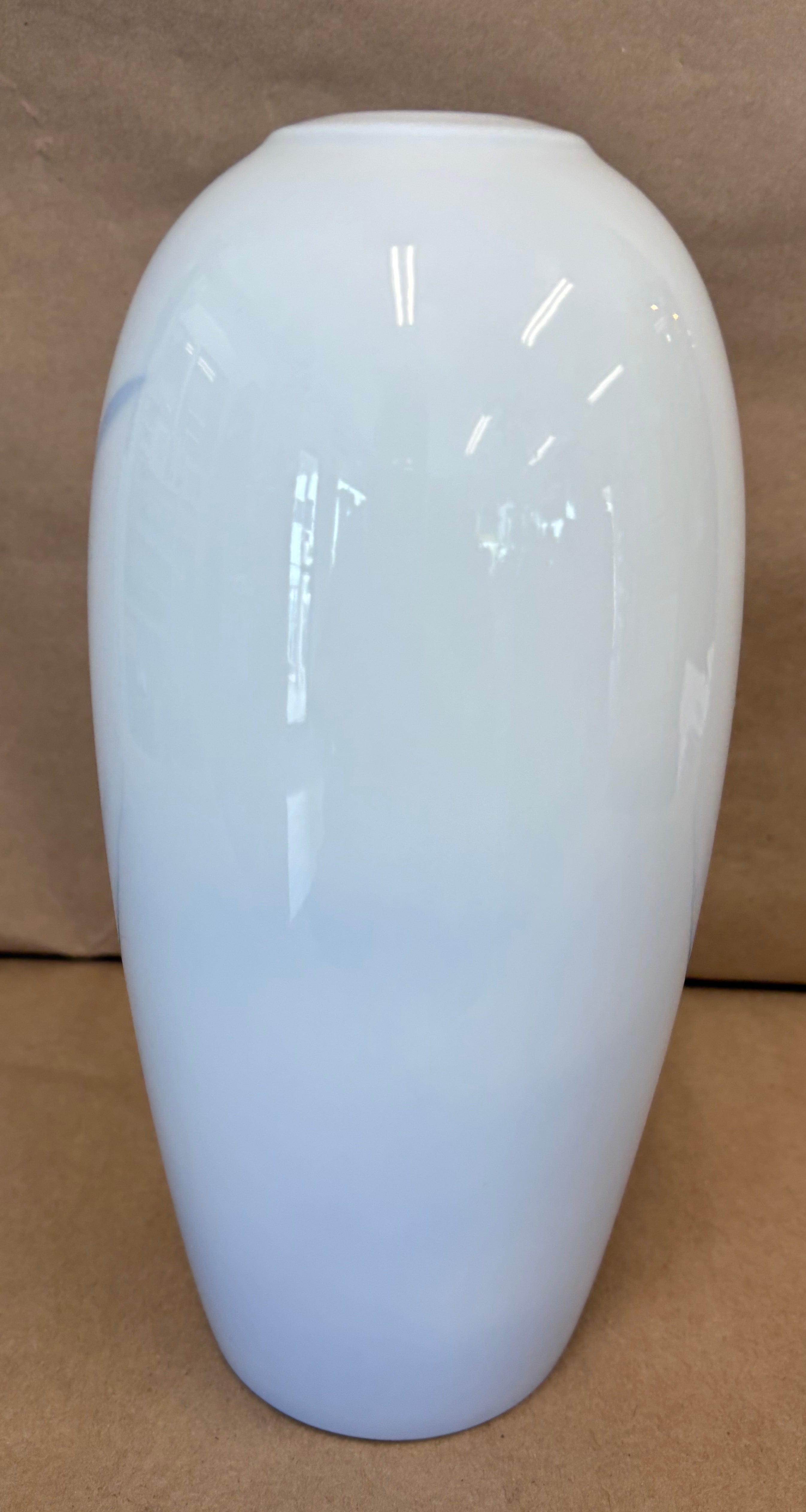 Fugawaya Arita porcelain vase with iris flower & leaves