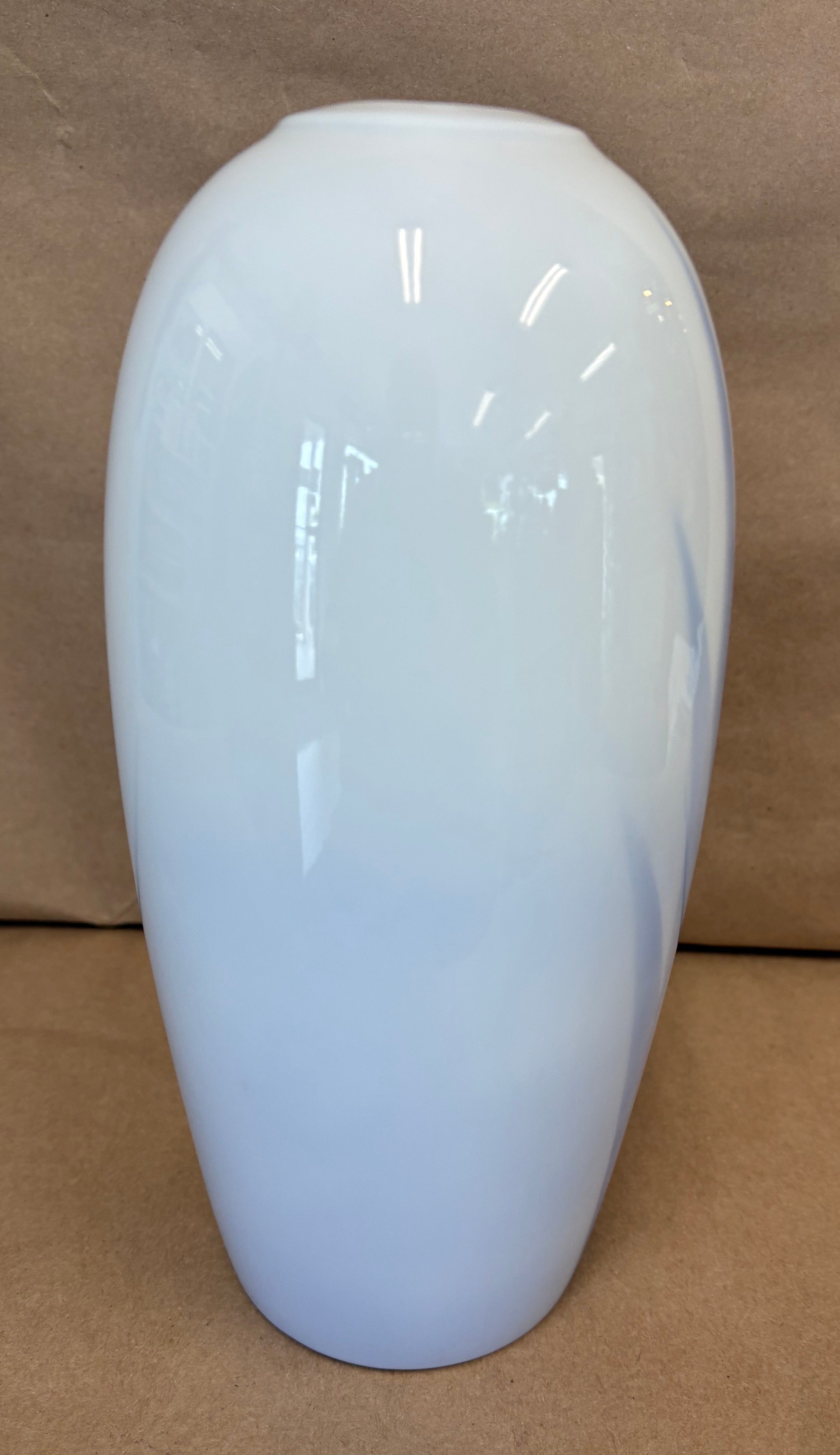 Fugawaya Arita porcelain vase with iris flower & leaves