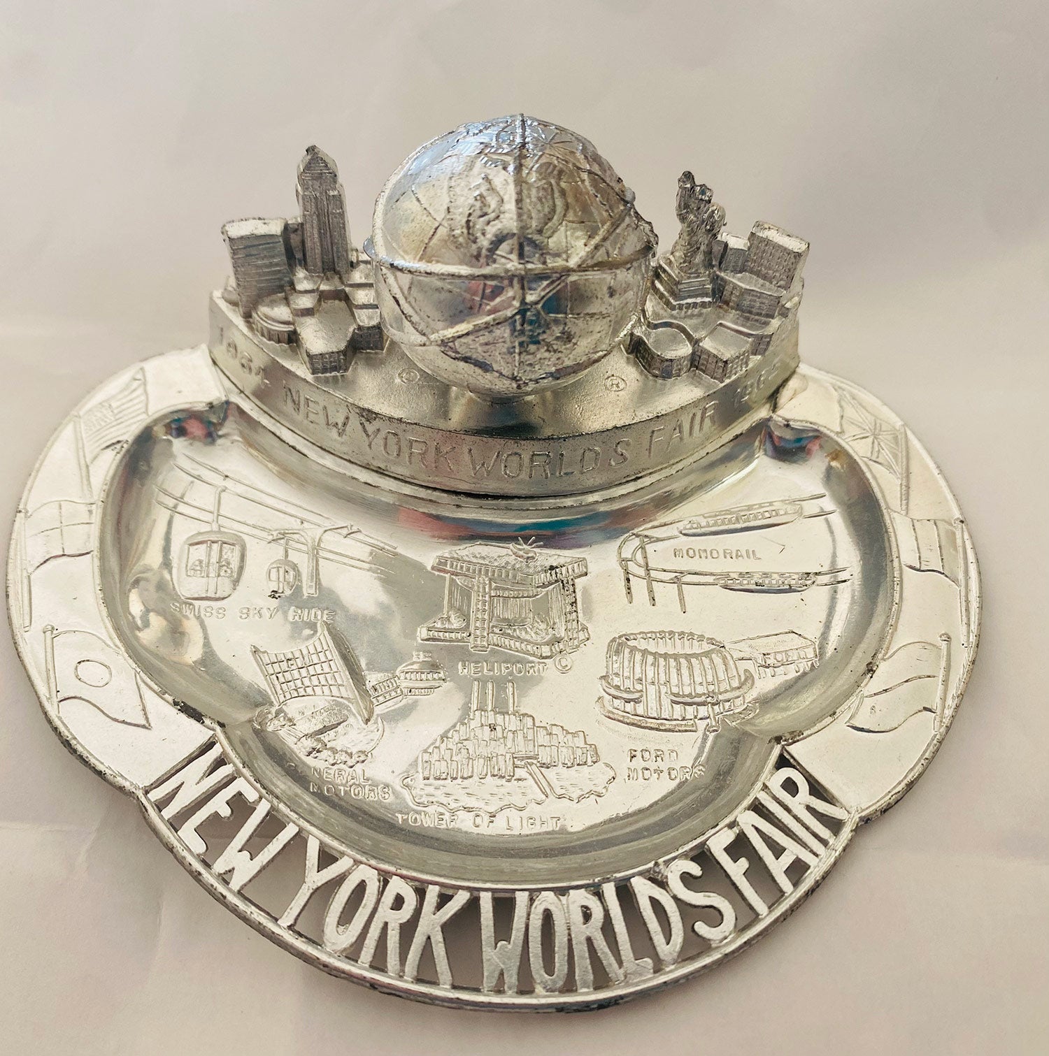NY World's Fair 1964-65 trinket dish