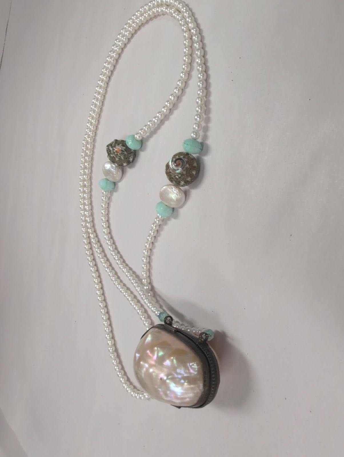 MOP shell box necklace