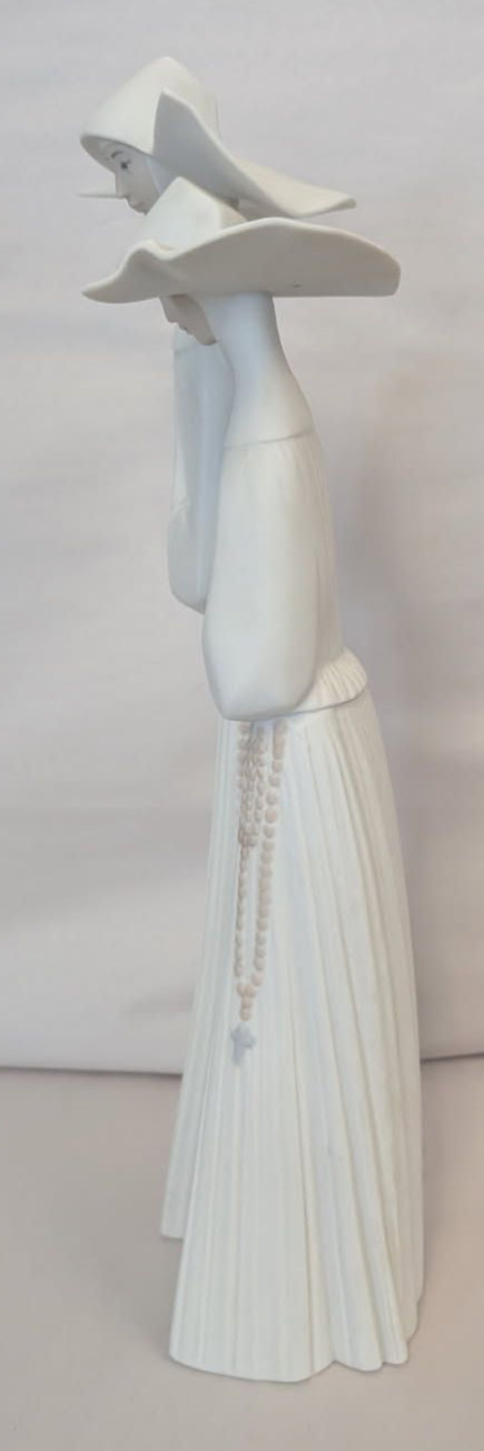 LLardro retired 2 nuns  figurine