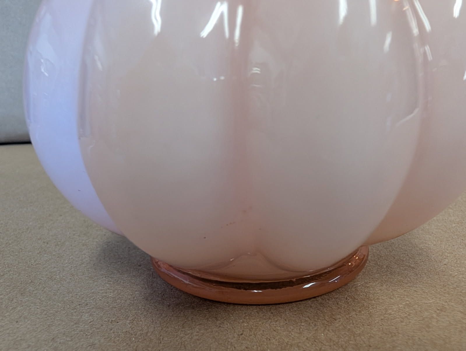 Vintage Fenton Glass pink ruffled vase