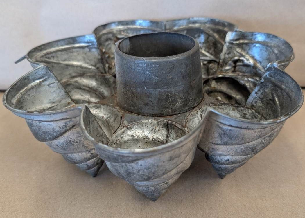 6 Cup Tin antique pudding mold