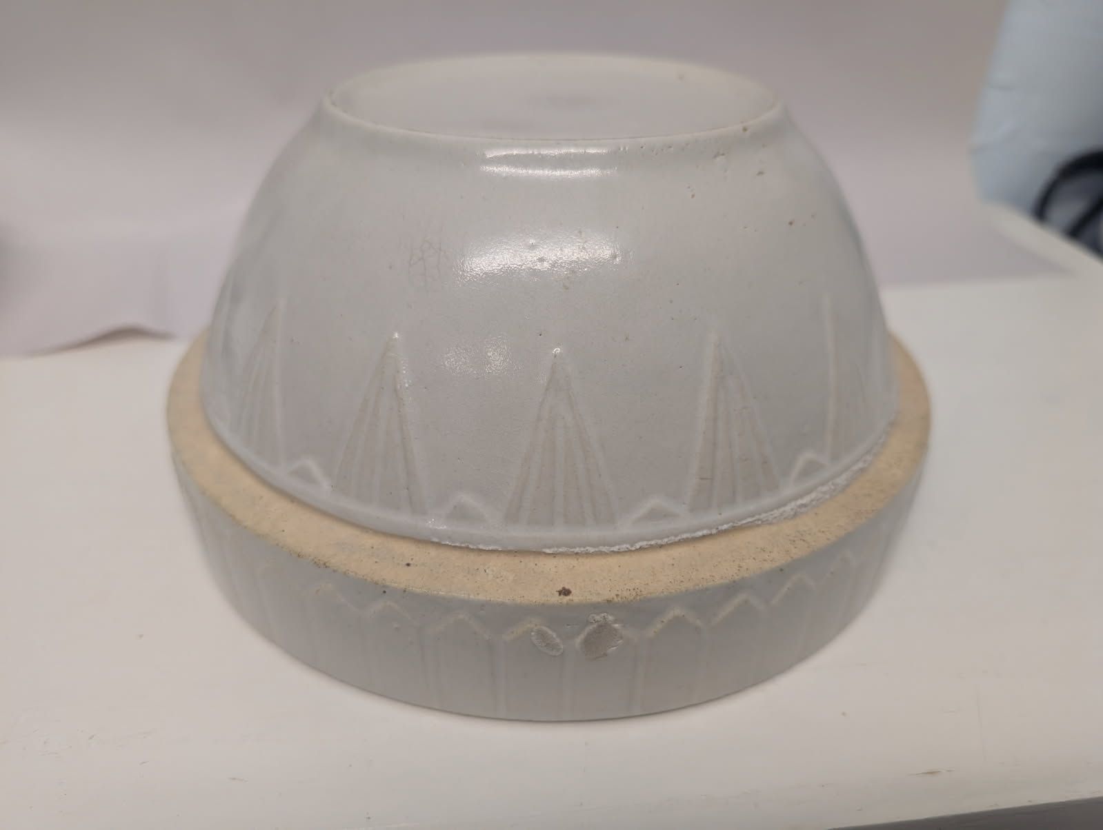 Antique Ruckels Picket Fence stoneware bowl 8 1/2"