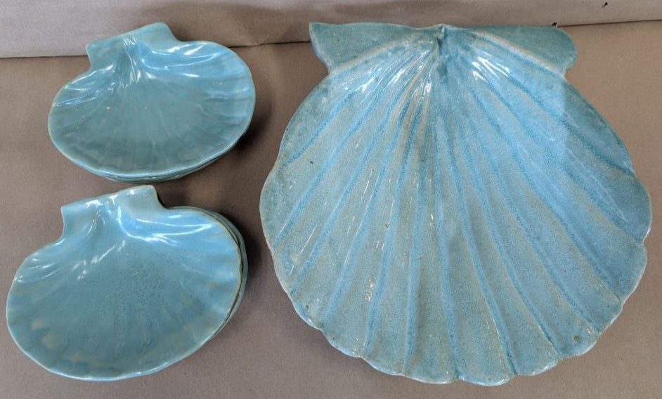 Handmade Turquoise Handmade Scallop Shell Server with 6 Scallop Plates