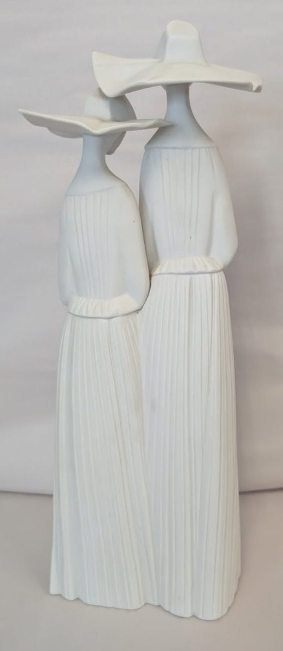 LLardro retired 2 nuns  figurine