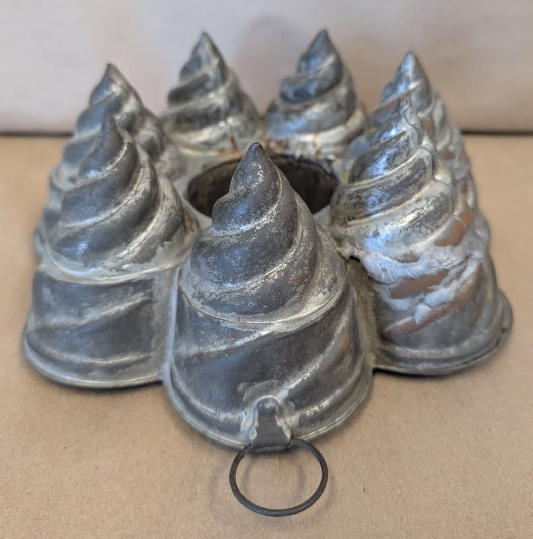 6 Cup Tin antique pudding mold