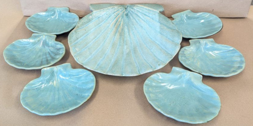 Handmade Turquoise Handmade Scallop Shell Server with 6 Scallop Plates