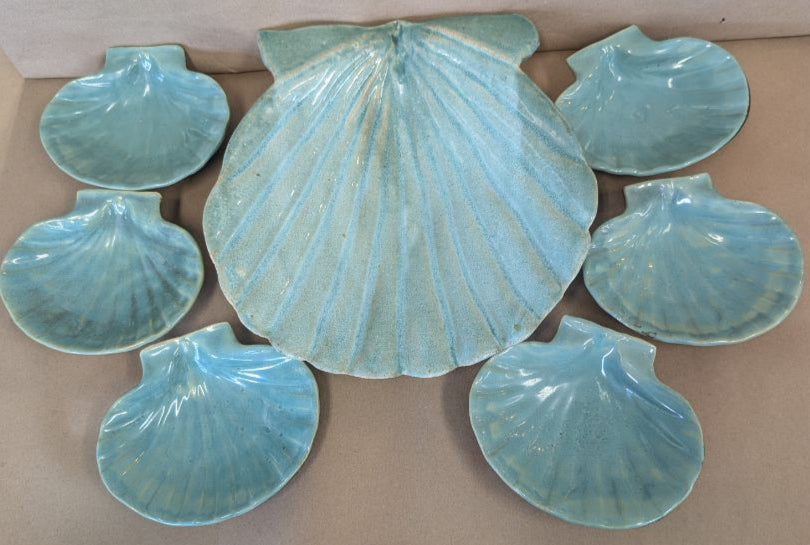 Handmade Turquoise Handmade Scallop Shell Server with 6 Scallop Plates